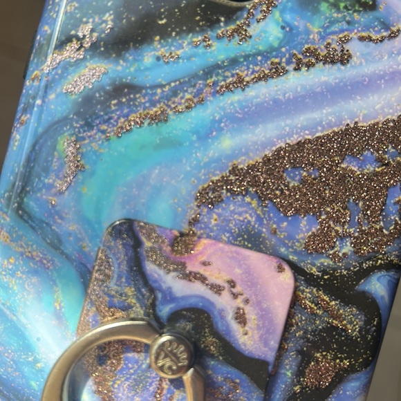 Velvet Caviar iPhone 7 Plus car with grip - Picture 4 of 4